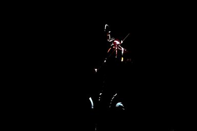 2025-06-14_suono mobile dimly recognizable musicians in the dark