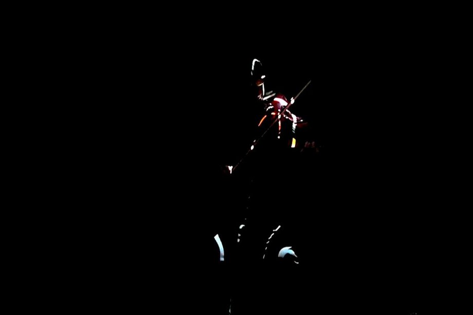 2025-06-14_suono mobile dimly recognizable musicians in the dark