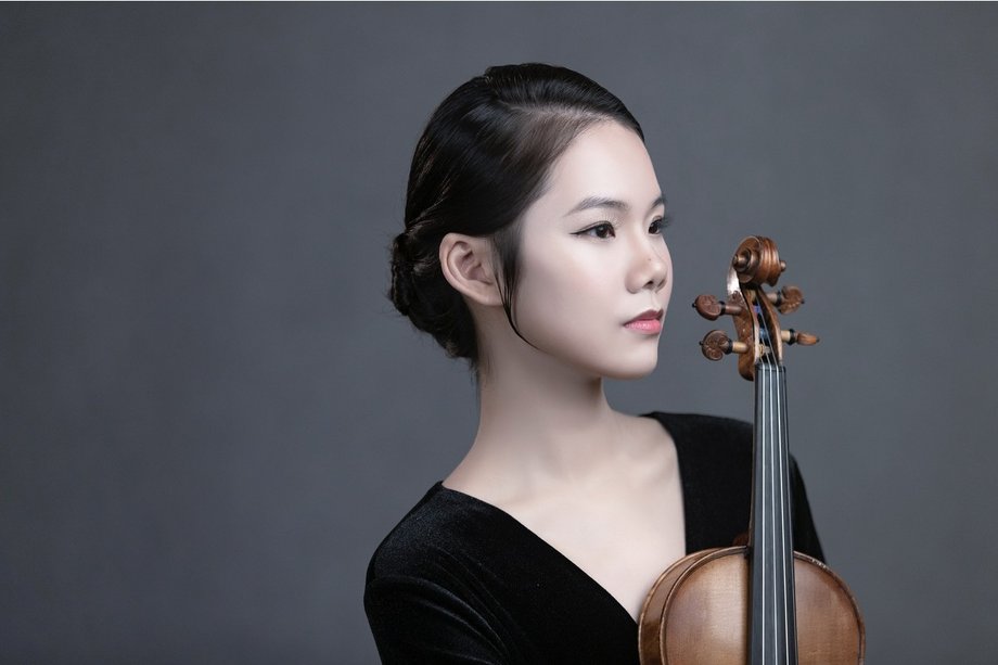 Jie Pei with violin