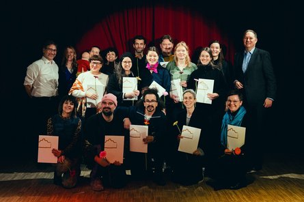 Cultural Leadership 2026 Gruppenfoto mit den Stipendiat:innen